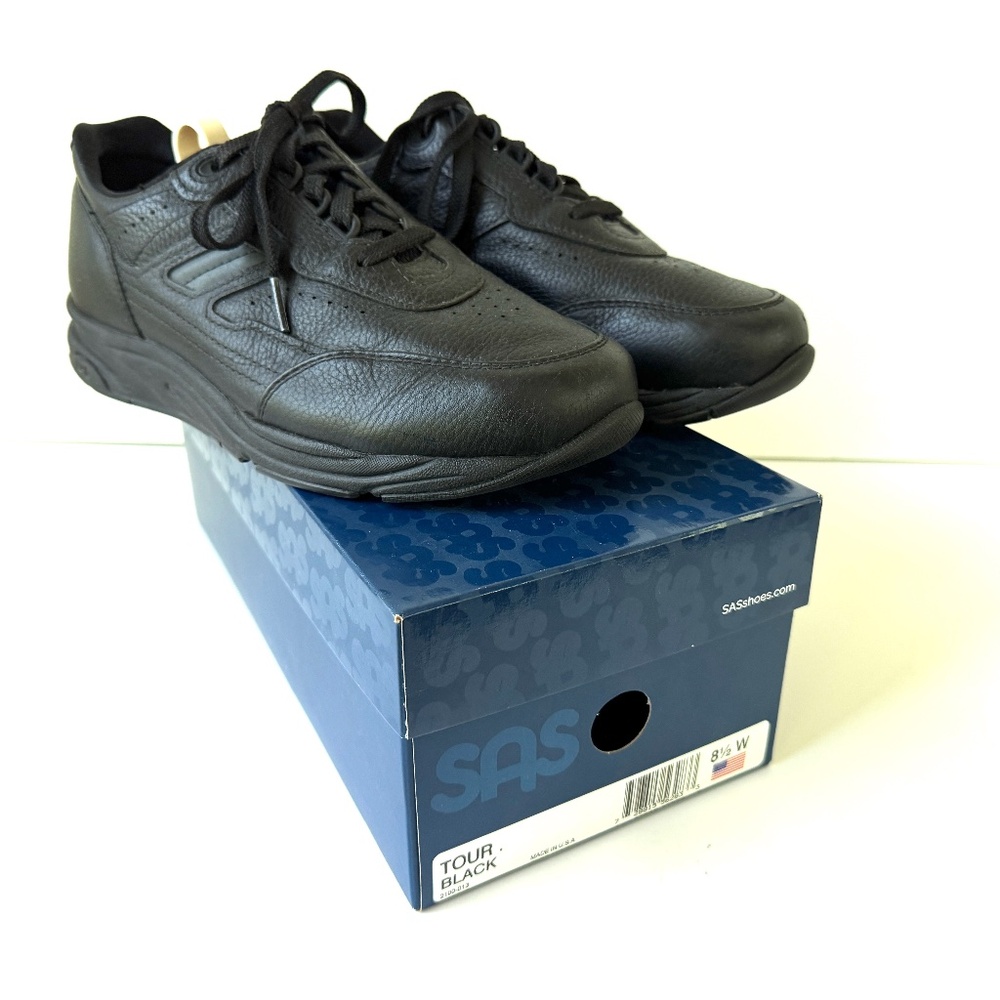 SAS Tour Black Lace Up Sneakers - Size 8.5 Wide - Excellent Condition with Box
